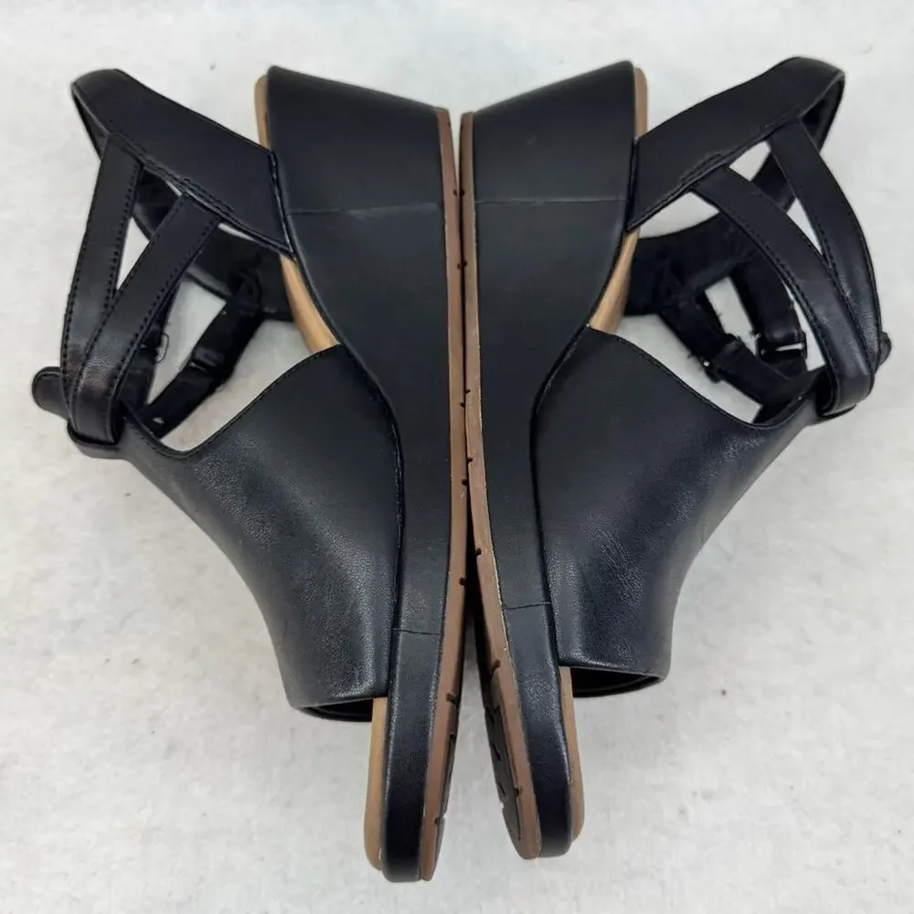 EUC Clarks Unstructured Black Leather Wedges Shoes Heels size 8.5 Worn Once